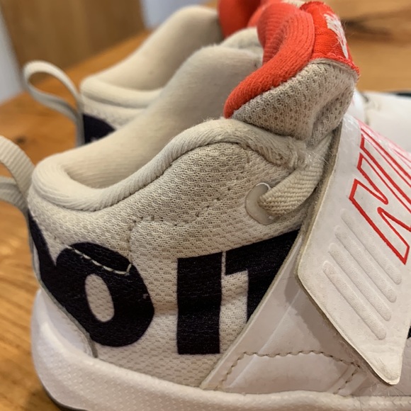 Nike team hustle 8 size 7 child - Picture 4 of 10